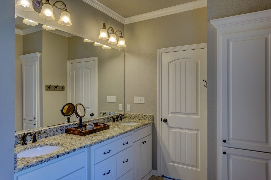 Bathroom, real estate, interior design — Toilet: Which Model To Choose